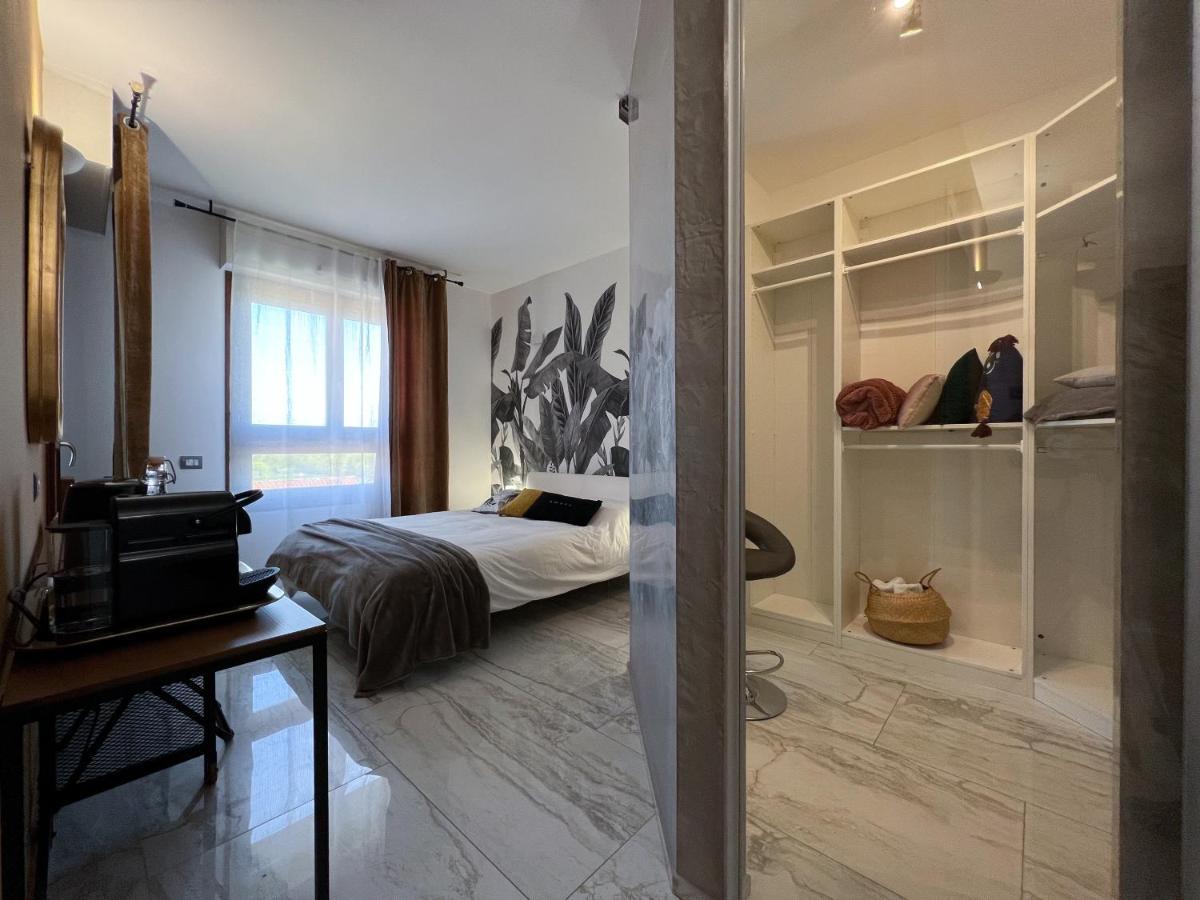 Holy-Day Rooms Milano Exteriör bild